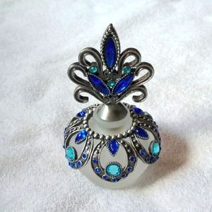 Decorative perfume bottle